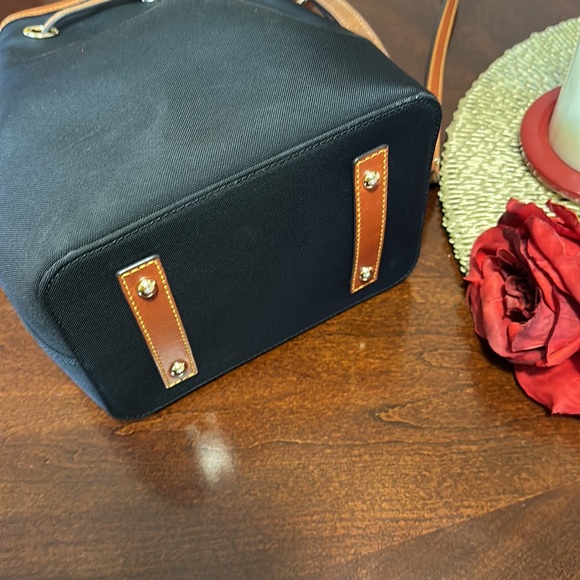 D&B Crossbody - Picture 5 of 7